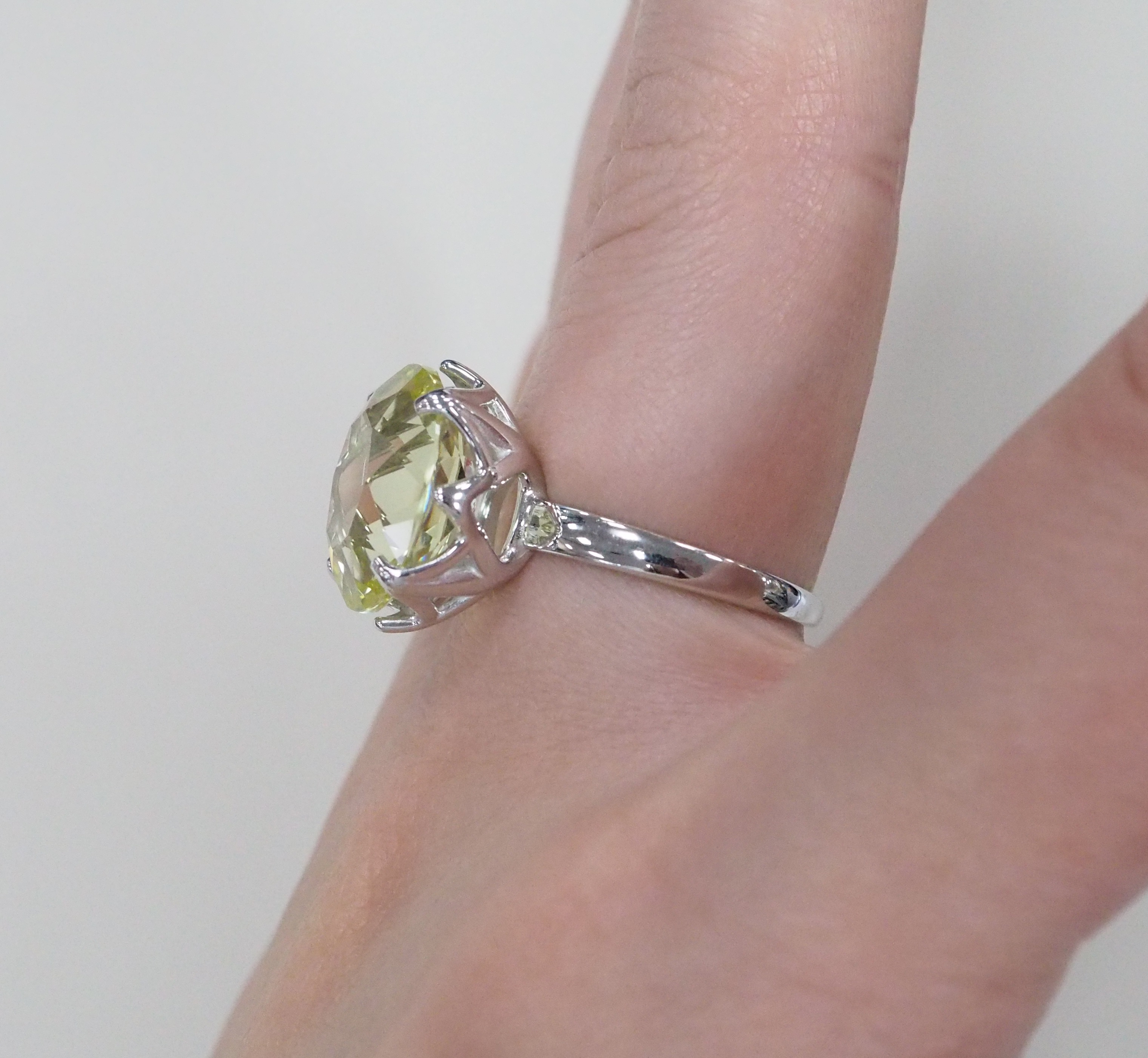 Серебряное кольцо с цитрином